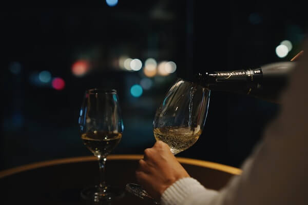 鎌倉　観光　記念日　アニバーサリー　フラワー　ケーキ　シャンパン　お祝い