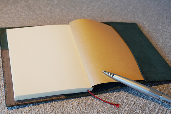 鎌倉　ホテル　TSU ZU KU　オリジナルグッズ　本革